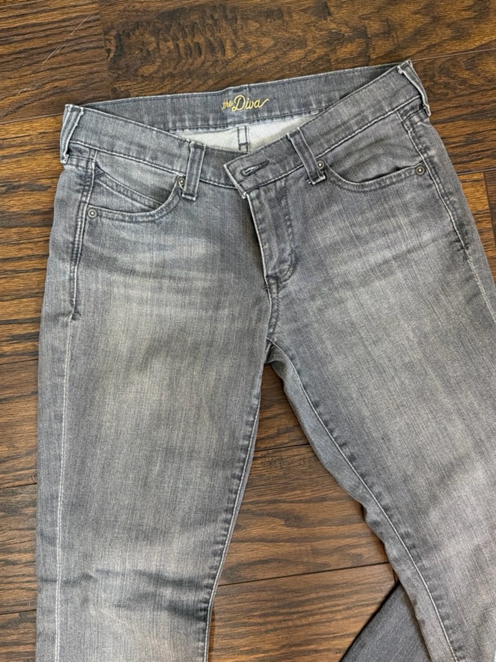 Diva Slim Fit Gray Wash Skinny Jeans